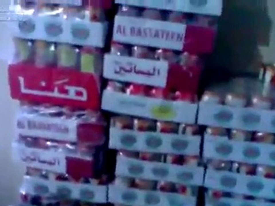 فري برس   كفرروما  ادلب  مساعدات من الهلال الاحمر العربي السوري لبلدة كفرروما  2 2 2012