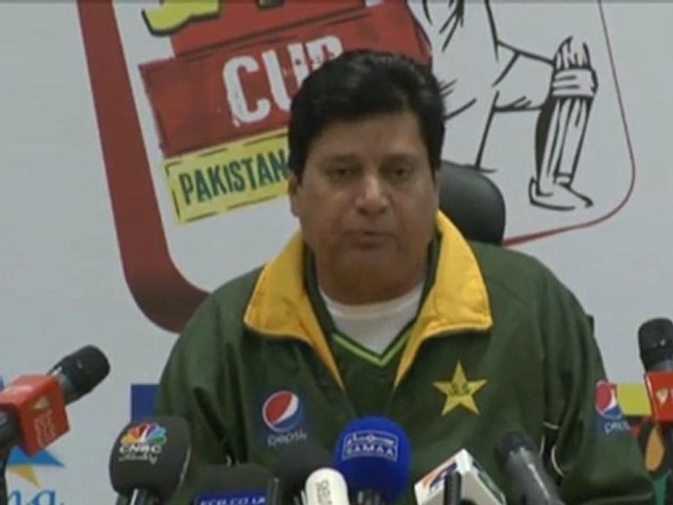 Pakistan look to take remaining wickets