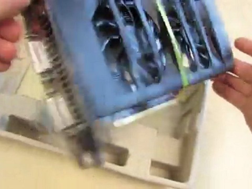 EVGA GeForce GTX 560 Ti DS Video Card Unboxing & First Look Linus Tech Tips