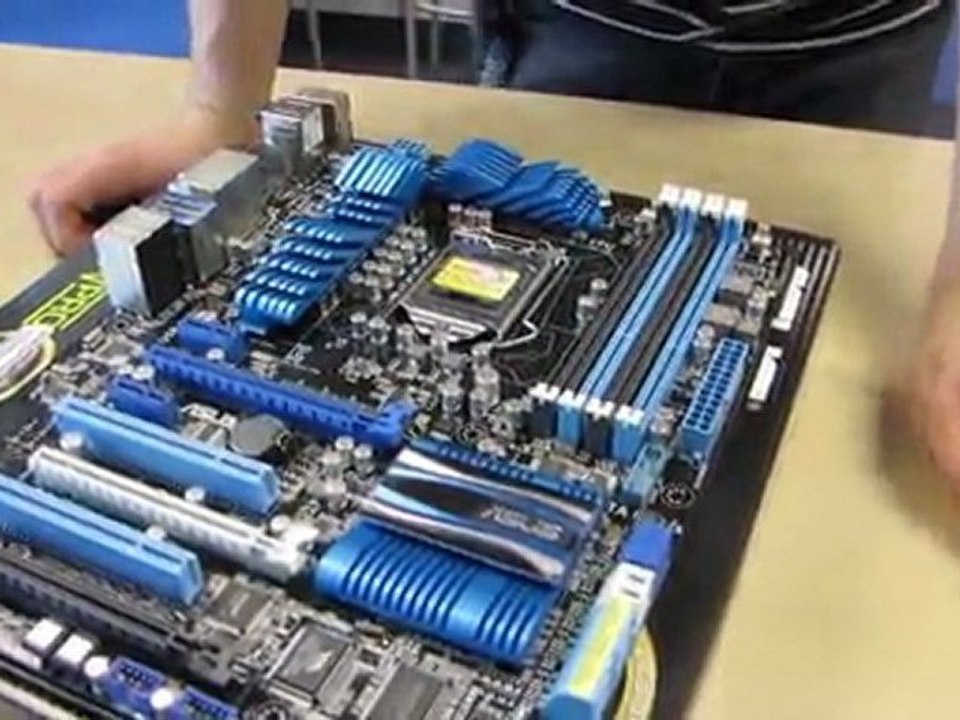 ASUS P8Z68-V Pro SLI Motherboard Unboxing & Fir...