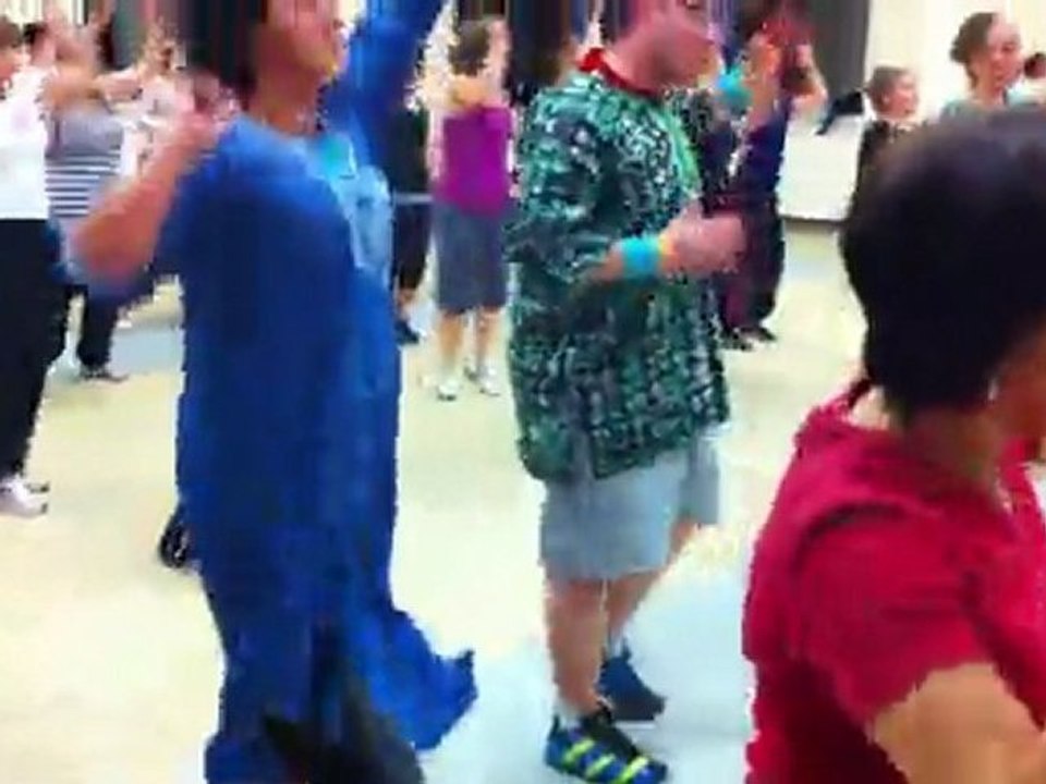 Lili Zumba : Danca Kuduro( Esquerdes)