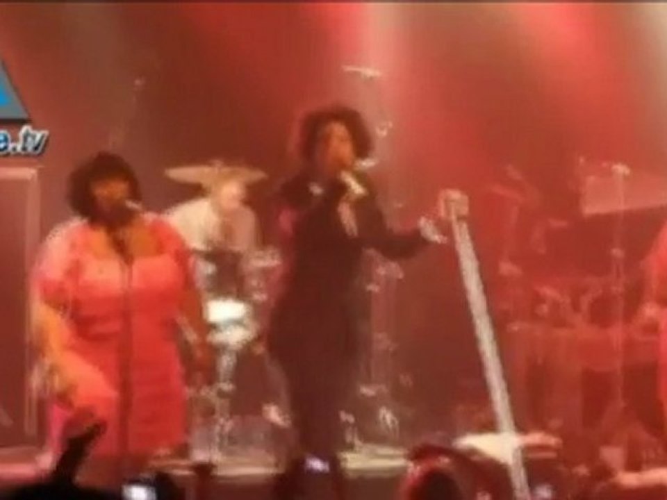 Macy Gray termina su concierto con una donación para judíos, árabes y cristianos