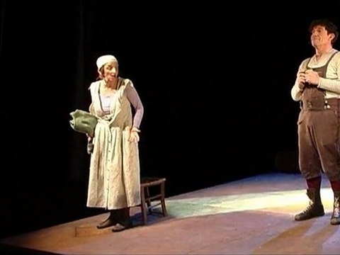 L'Ogrelet - Cie Accademia Perduta (Italie) - Théâtre musical et d'objets - Momix 2012