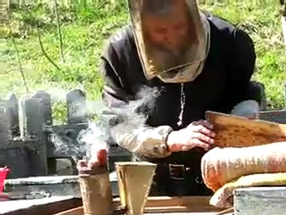 Parintele albinar Mina de la Petru Voda, la 86 de ani - Fara cuvinte