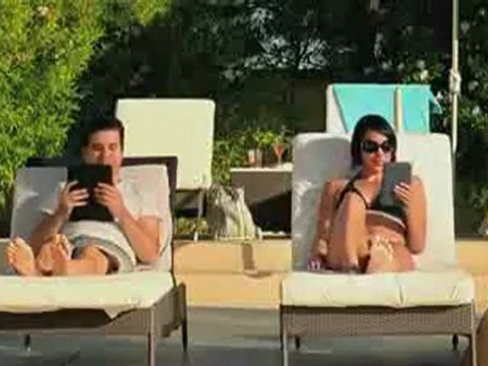 Amazon Kindle vs iPad in Sunlight