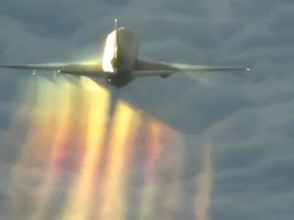 AVIONS en FLAG ! Épandages Nocifs au Dessus de Nos Têtes