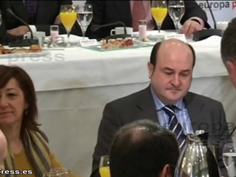 Urkullu: "No se ha hablado con ETA de disolución"