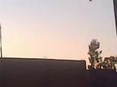 فري برس البوكمال مدينة الله أكبر رفع علم الاستقلال فوق خزان المياه وكتابات الرجل البخاخ 3 2 2012