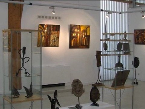 Piliers de la terre ou des lieux de nulle part une exposition de peinture et sculpture proposée par Dominique Joris et Norbert Pons à la médiathèque de Marignane