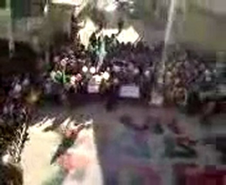 فري برس   حماة احرار طيبة الامام جمعة عذرا حماة سامحينا 3 2 2012 ج1