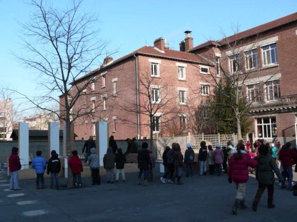 Eden Morfaux / Fabrique d'Archipel /  Montage sculpture Assemblage / Ecole Lamartine Gentilly / Février 2012