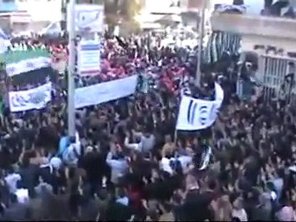 فري برس   ادلب    مظاهرة جمعة عذرا حماة سامحينا   يالله 3 1 2012