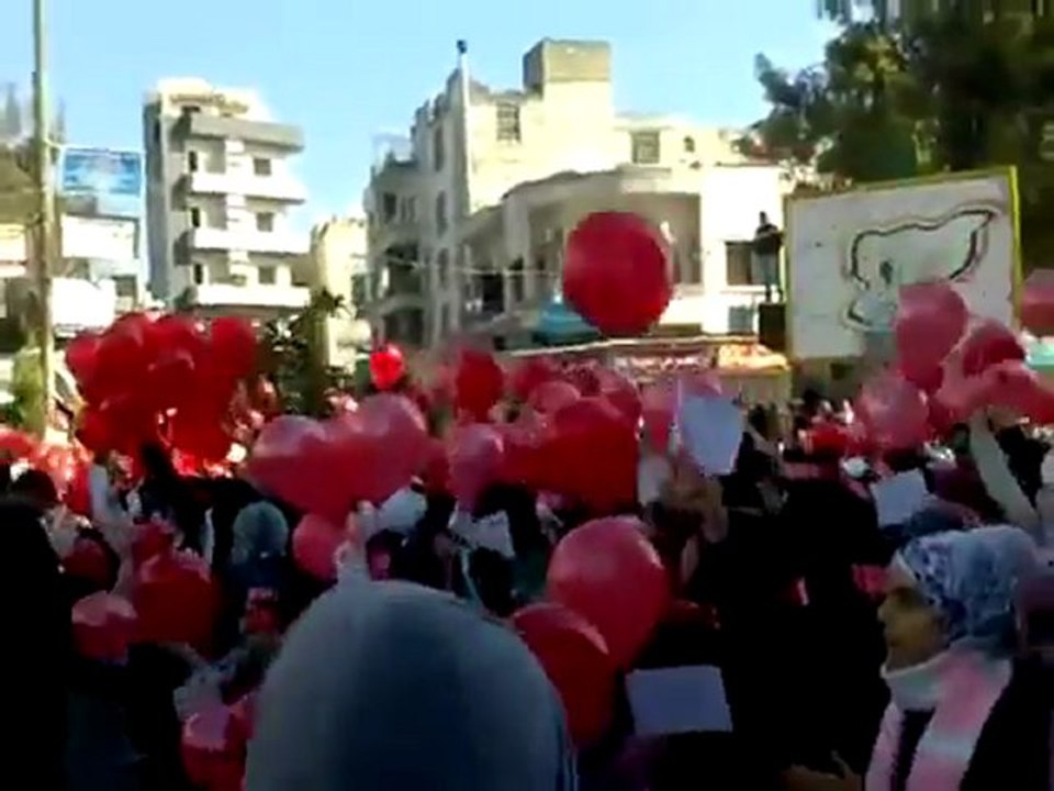 فري برس   ادلب    مظاهرة جمعة عذرا حماة سامحينا   حرائر 3 1 2012