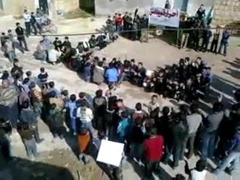 فري برس ادلب قميناس مظاهرة جمعة عذرا حماة 3 2 2012 جـ2