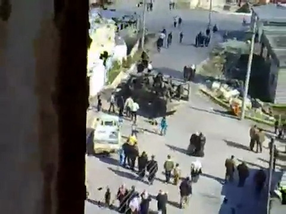 فري برس   ادلب   الفطيرة    منع الناس من التظاهر   جمعة عذرا حماه 3 2 2012