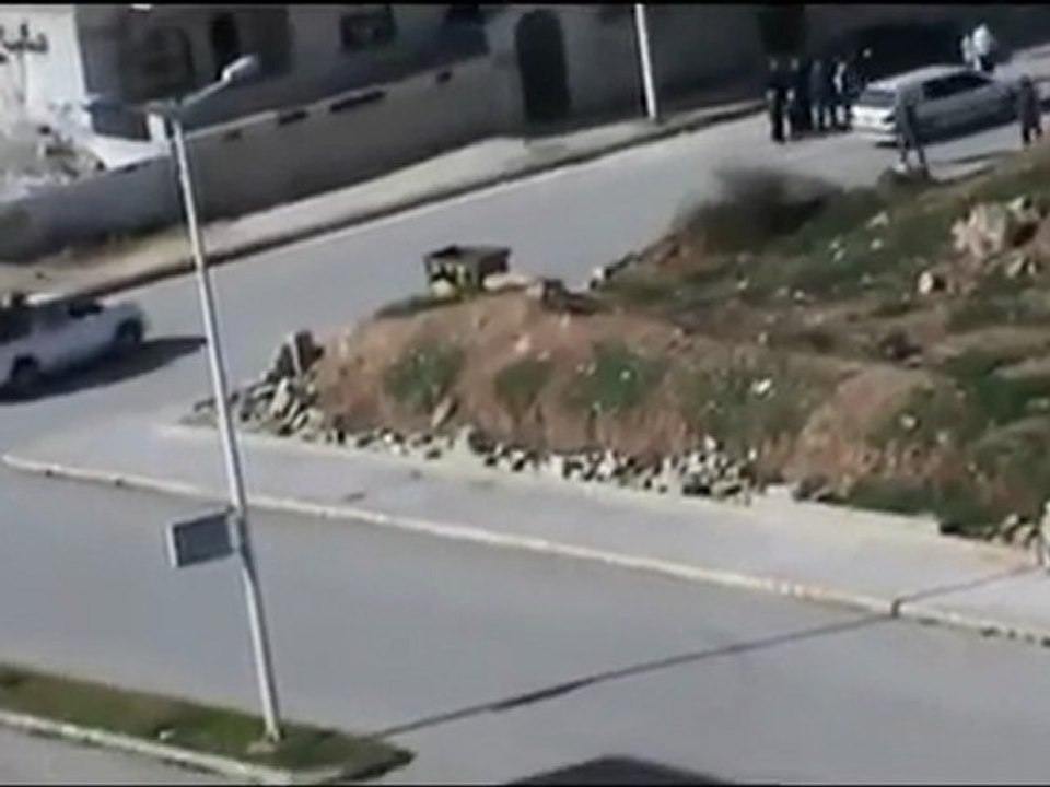 فري برس   محاصرة جامع التتان في حي غرب المشتل حماه 3 2 2012