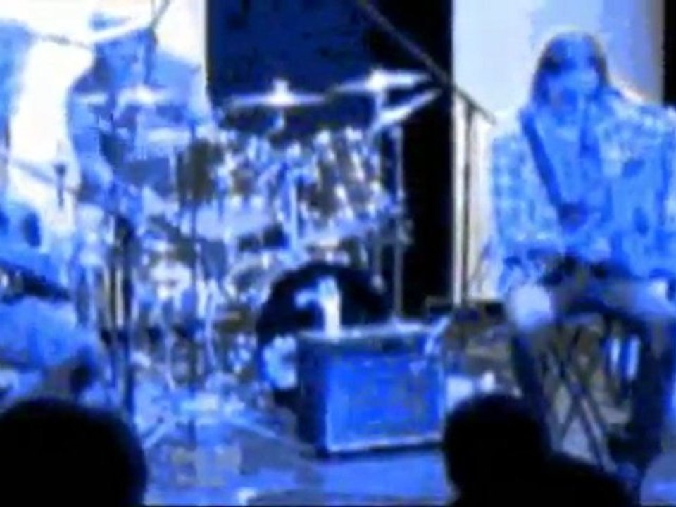 Dont' Let It Bring You Down - Heart of Gold Live!