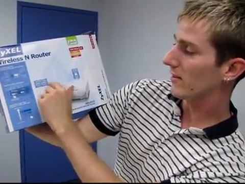 Zyxel NBG4615 Wireless N Router Unboxing & First Look Linus Tech Tips