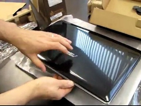 ASUS A52F-XT22 15.6 Core i5 Blu-Ray Notebook Unboxing & First Look Linus Tech Tips