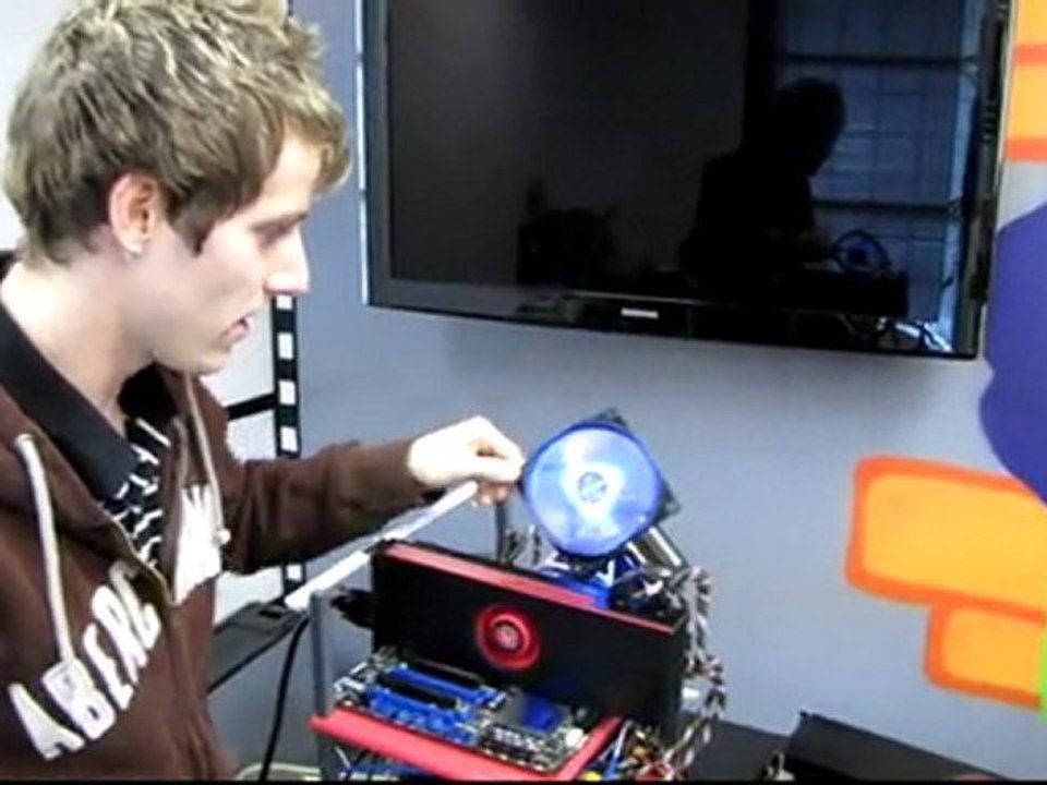 Intel 120MM Liquid Cooling Unit Unboxing & First Look Linus Tech Tips