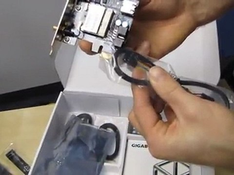 Gigabyte X79-UD5 LGA2011 SB-E SLI Motherboard Unboxing & First Look Linus Tech Tips