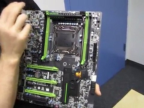Gigabyte G1.Assassin 2 LGA2011 SLI Gaming Motherboard Unboxing & First Look Linus Tech Tips