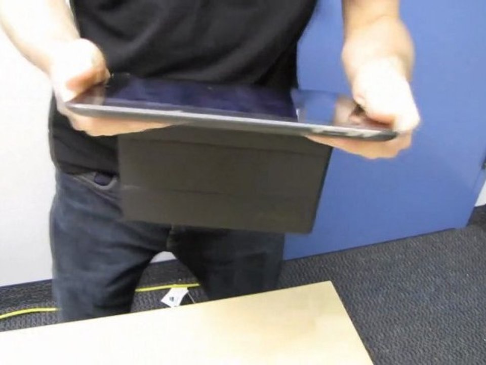Snugg Ultra Thin iPad 2 Case Unboxing & First Look Linus Tech Tips