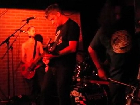 J’encule la ville de Rouen et tous ces fils de pute de Normands ( nono futur - live au bateau ivre 03-02-2012 concert de soutien au local 66 )11