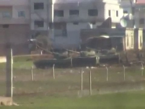فري برس الرستن بالجرم المشهود دبابات الاسد تقصف المدينة 4 2 2012