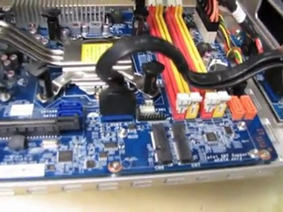 Shuttle SZ68R5 Z68 Intel LGA1155 Barebones Mini PC Unboxing & First Look Linus Tech Tips