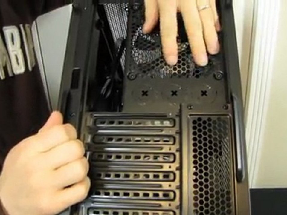 Corsair 300R Value Gaming Case Unboxing & First Look Linus Tech Tips