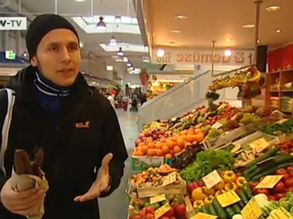 Savoy cabbage roulade with brown gravy | euromaxx