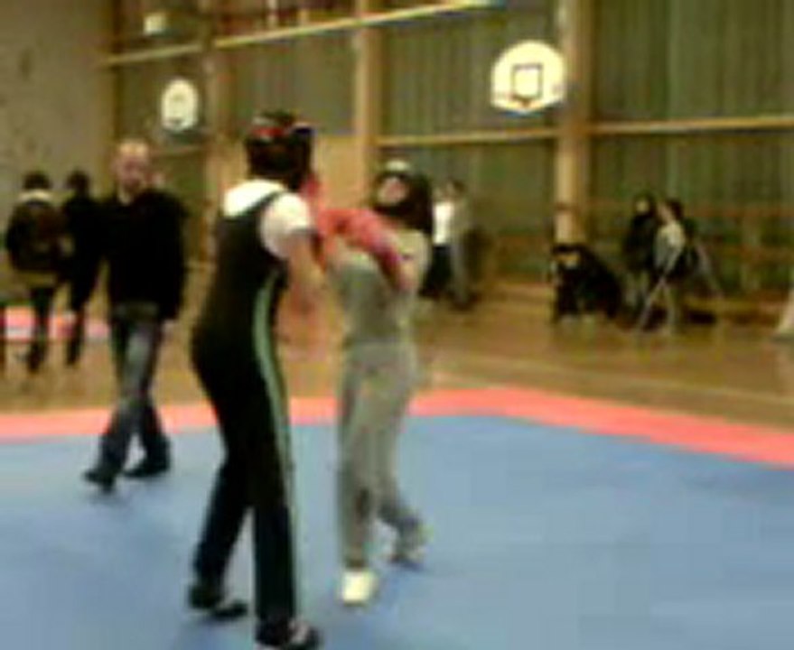 Notre Céline Manchon après avoir fait de son chien Athos un champion c'est a son tour à elle, elle est championne de l'eure de savatte  toujours plus de défits pour ce petit bout de nana  toute nos félicitation