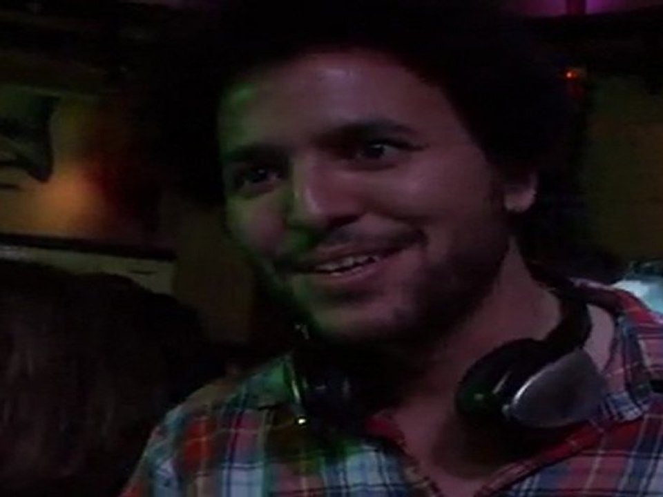 Soirée silencieuse: comment draguer avec son casque sur la tête