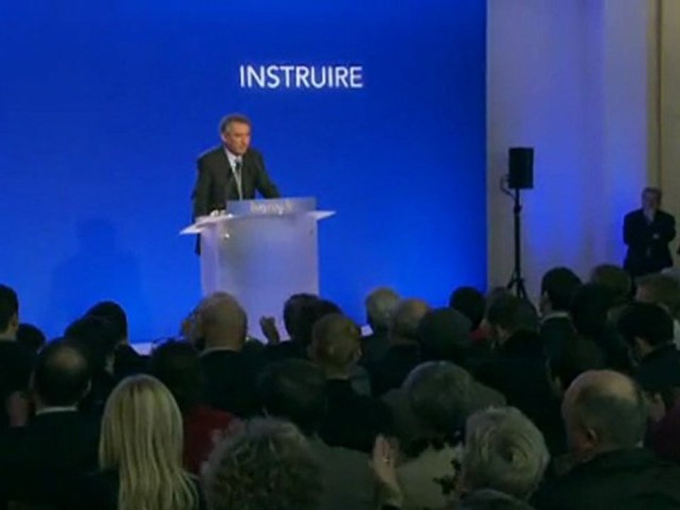 François Bayrou : "lachons les basques aux enseignants !"