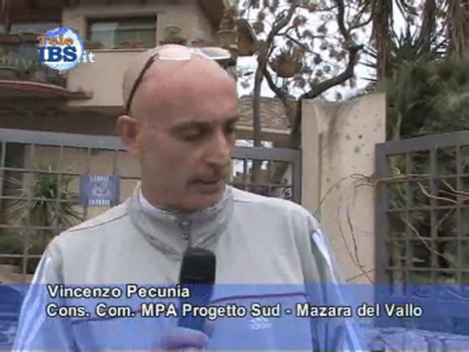 2012-02-05 Vandalismo contro il Consigliere Pecunia
