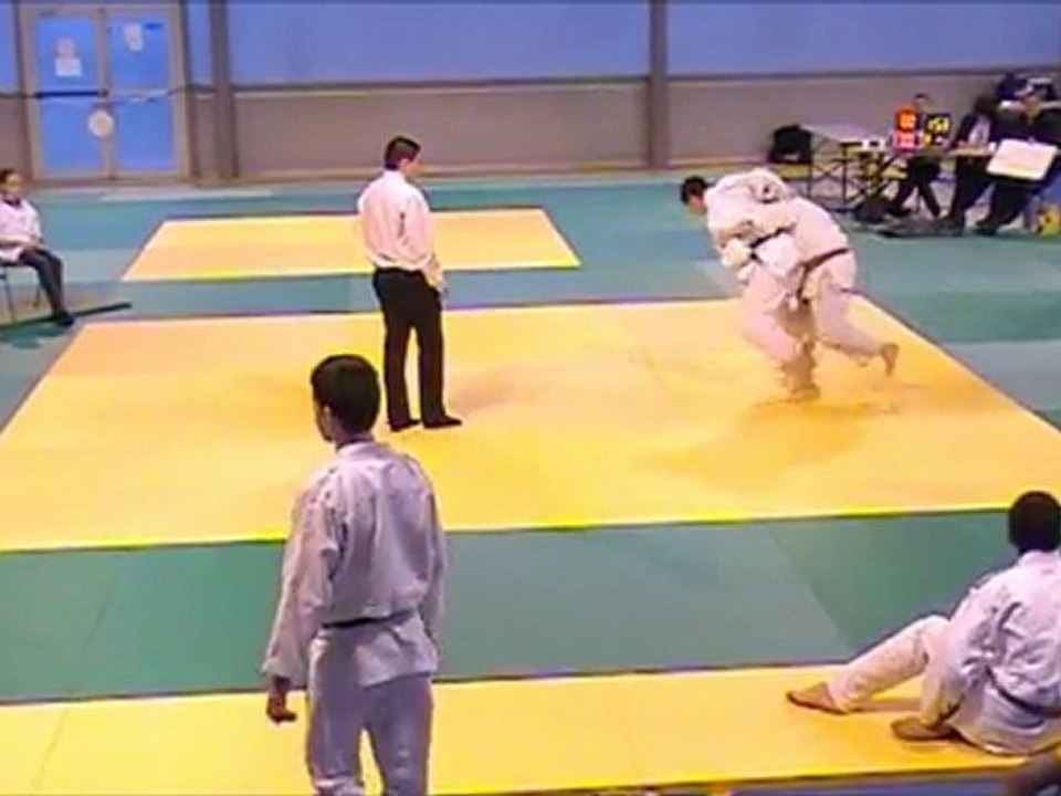 Jean-eric judo lagnieu, st denis les bourg 15 01 2012