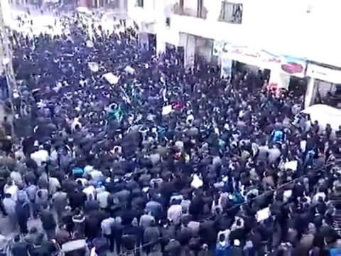 فري برس ريف دمشق دخول المشيعين إلى ساحة الحرية في داريا 4 2 2012
