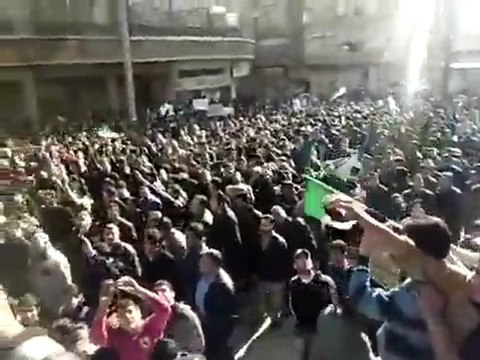 فري برس ريف دمشق داريا رفع علم الإستقلال وياالله مالنا غيرك يالله 4 2 2012