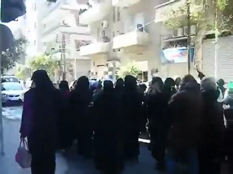 فري برس ريف دمشق حرائر التل يا بشار صبرك صبرك هي التل بتحفر قبرك 4 2 2012