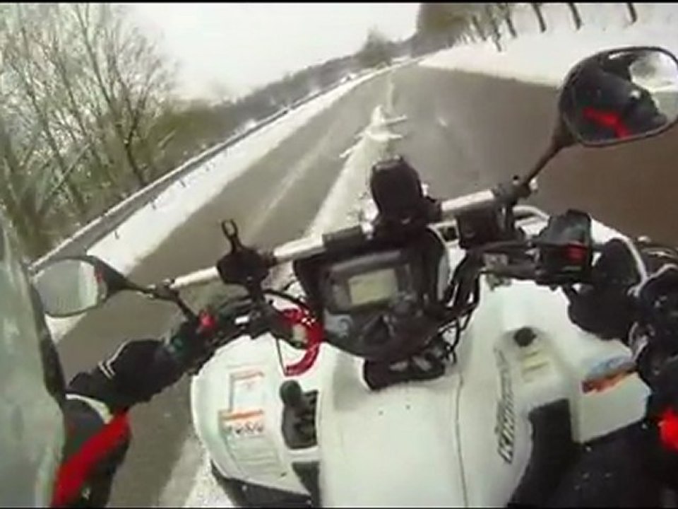 SPLASHQUAD - Petite balade sur la neige