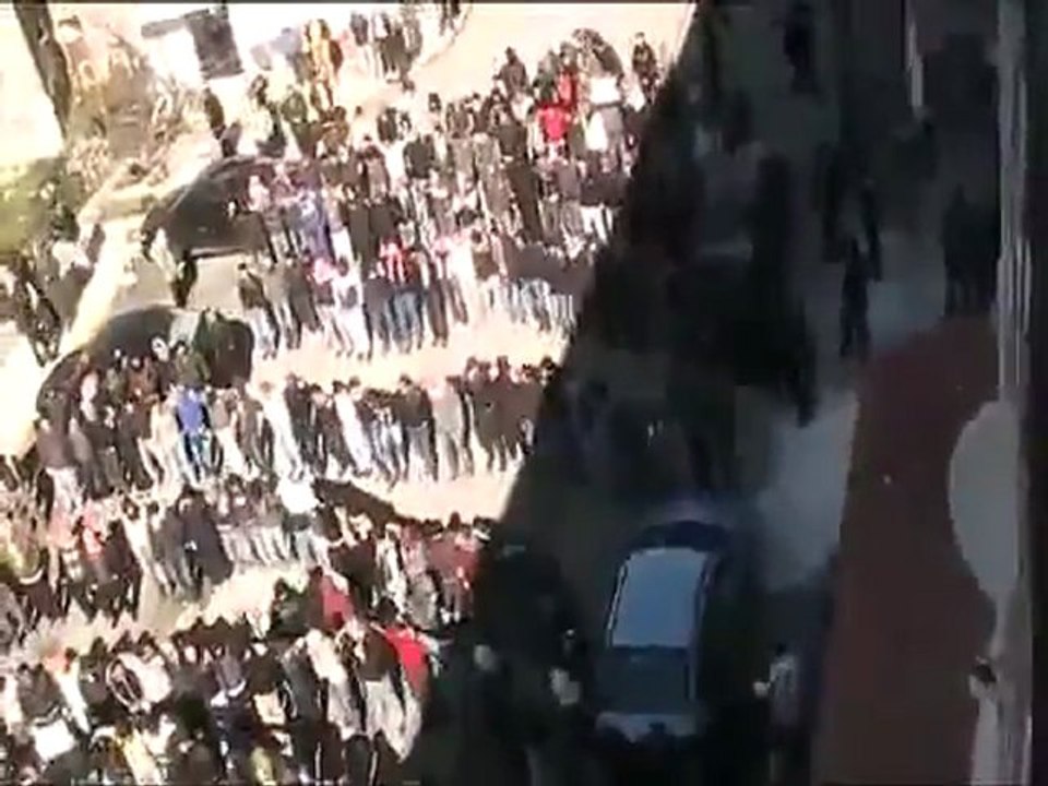 فري برس   اللاذقية   سلمى نصرة يا حمص معاكي للموت 4 2 2012