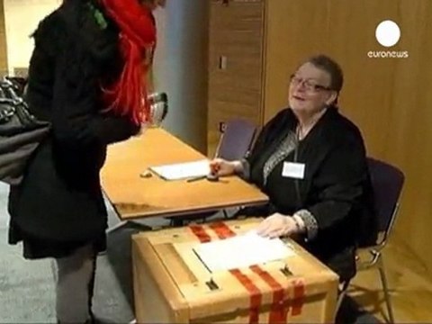 Finns vote in presidential second round