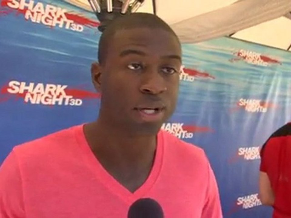 Shark Night 3D - Pool Party - Sinqua Walls