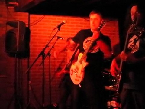 Sois Belge et tais-toi ! ( nono futur - live au bateau ivre 03-02-2012 concert de soutien au local 66 ) 6