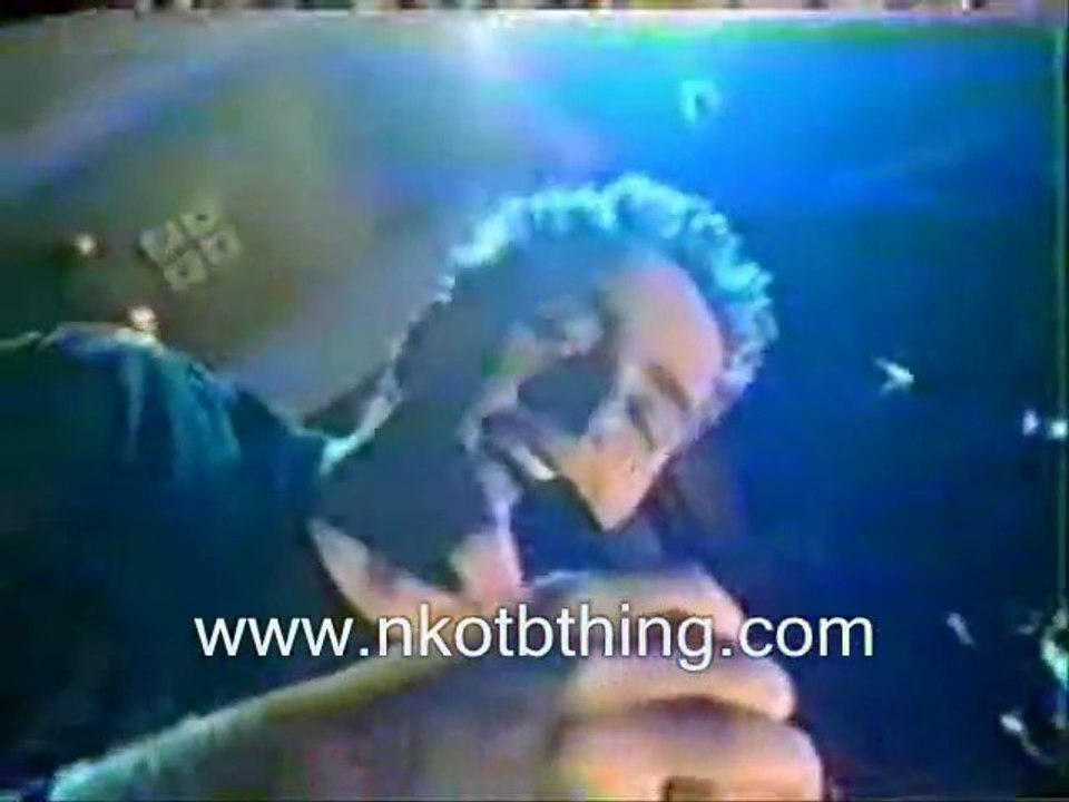 Joe McIntyre performing at Donny and Marie