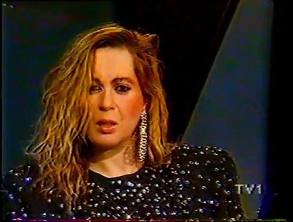 Zerrin Özer - BIRAK ELLERIMI video NOSTALJI süper slow