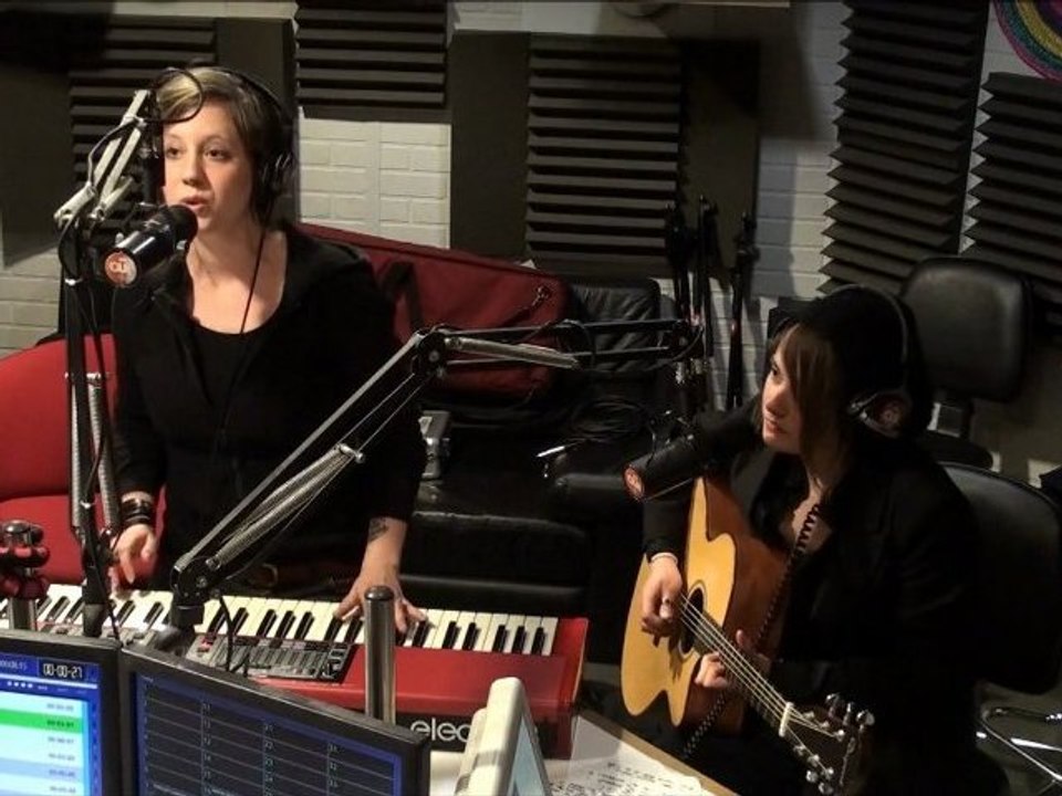 Anna Aaron - Sea Monsters - Session Acoustique OÜI FM