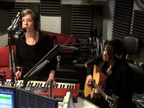 Anna Aaron - Sea Monsters - Session Acoustique OÜI FM
