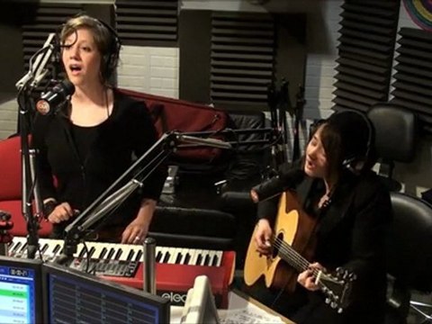 Anna Aaron - Kings Of Leon Cover - Session Acoustique OÜI FM